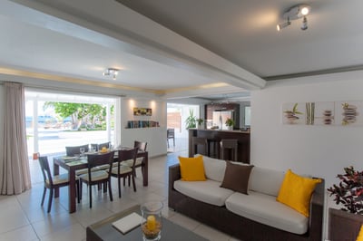 Luxury Villa Photo #17