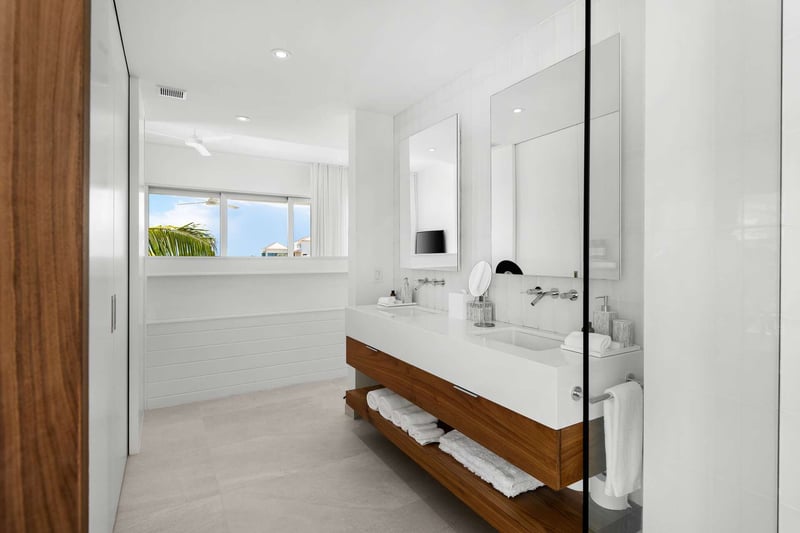 Beach Enclave Grace Bay 5 BDM Ocean View Villa