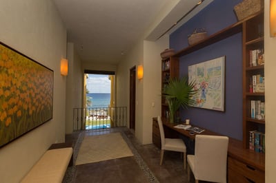 Luxury Villa Photo #26