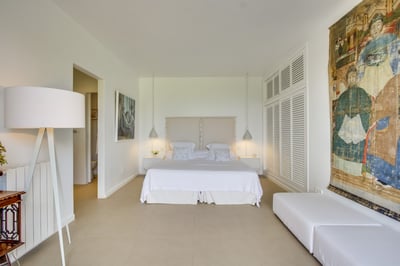 Luxury Villa Photo #30