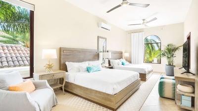 Luxury Villa Photo #33