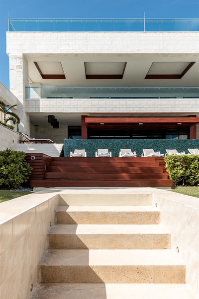 Luxury Villa Photo #13