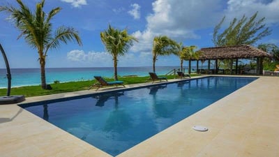 Luxury Villa Photo #3