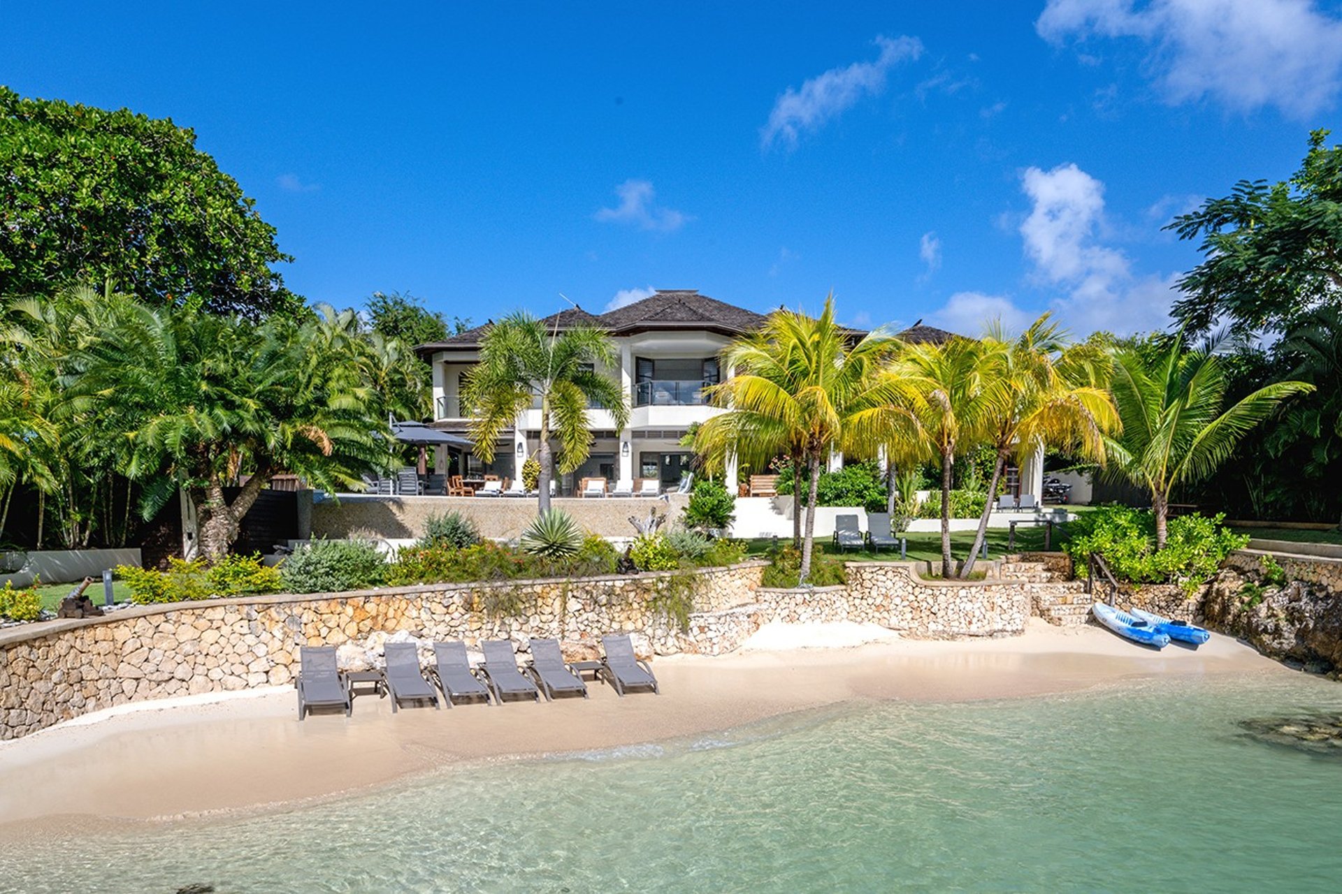 Discovery Bay,Makana