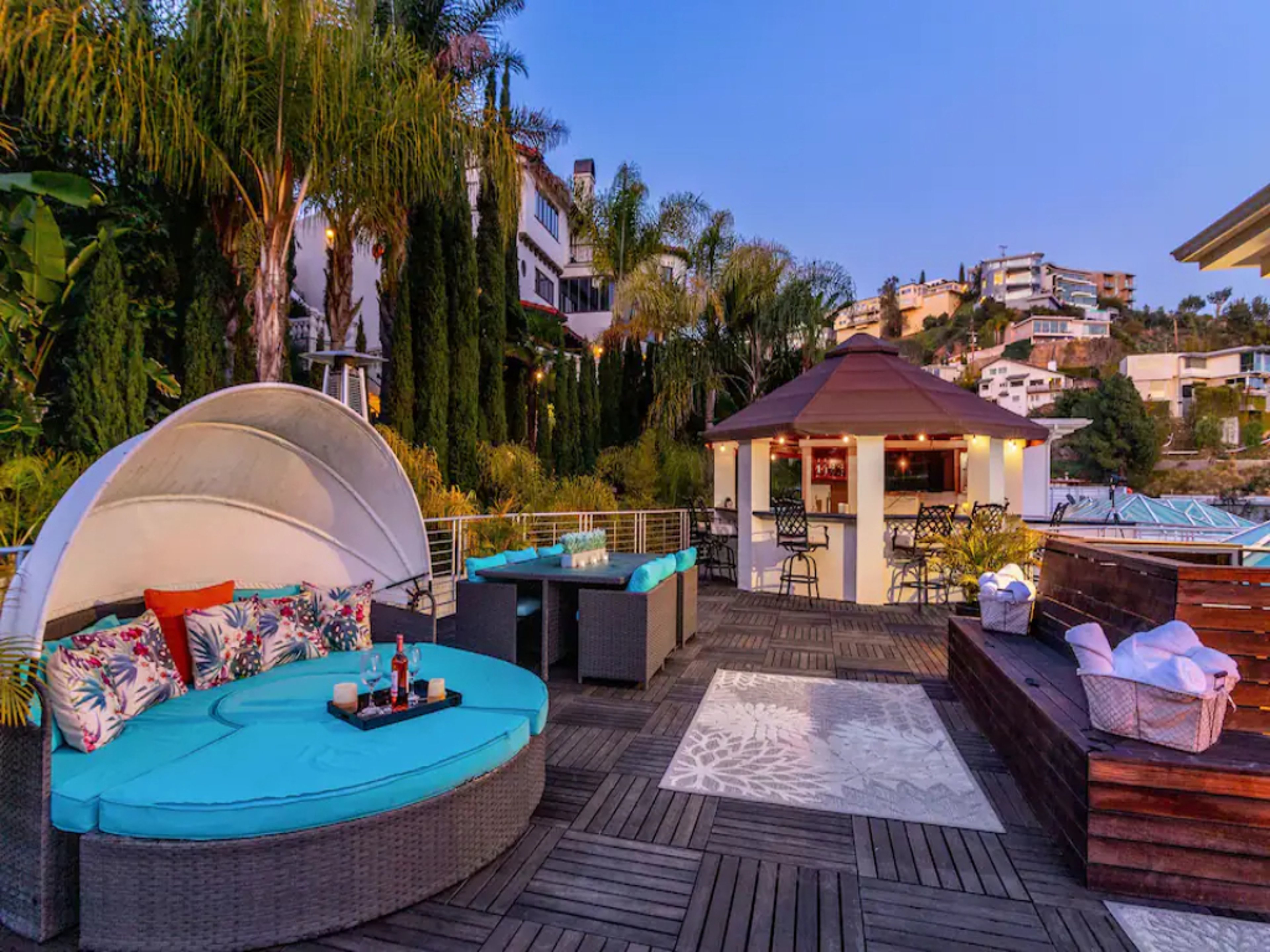 Hollywood Villa Ev1 - 2