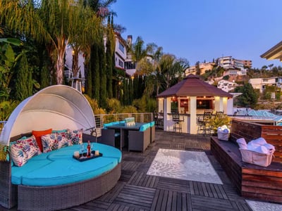 Luxury Villa Photo #2