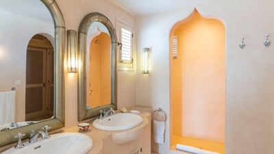 Luxury Villa Photo #42