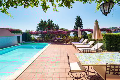Luxury Villa Photo #4