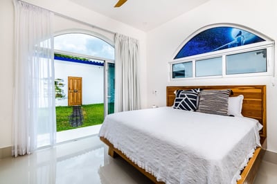 Luxury Villa Photo #29
