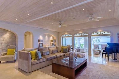 Luxury Villa Photo #7
