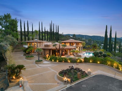Luxury Villa Photo #2