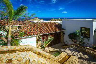 Luxury Villa Photo #11
