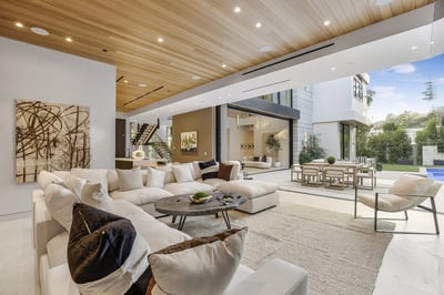 Luxury Villa Photo #23
