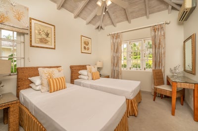 Luxury Villa Photo #20