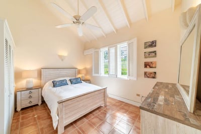 Luxury Villa Photo #17