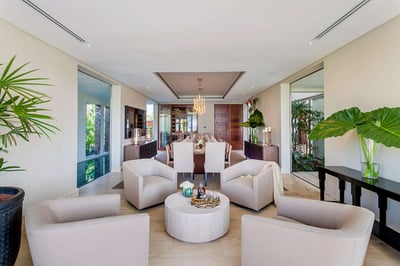 Luxury Villa Photo #16