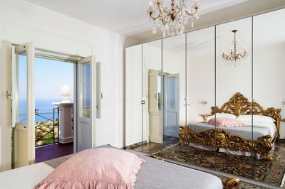 Luxury Villa Photo #37