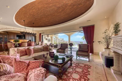 Luxury Villa Photo #28