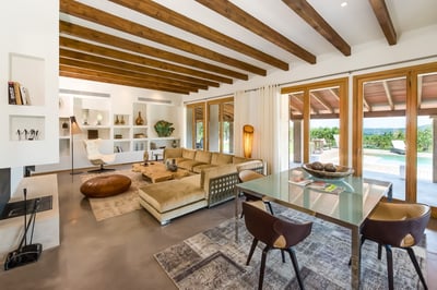 Luxury Villa Photo #16