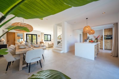 Luxury Villa Photo #12
