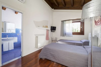 Luxury Villa Photo #36