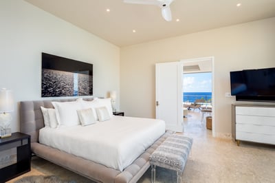 Luxury Villa Photo #8
