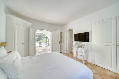Luxury Villa Photo #10