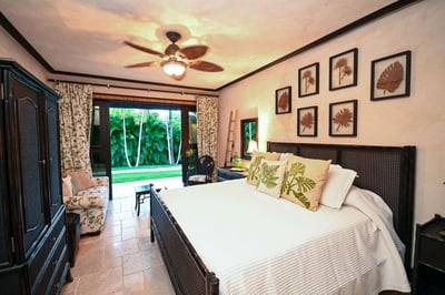 Luxury Villa Photo #35