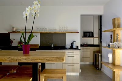Dining Area & Kitchen