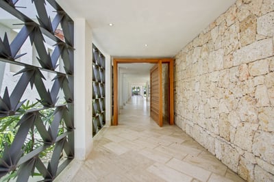 Luxury Villa Photo #41