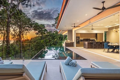 Luxury Villa Photo #4