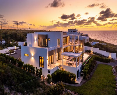 Luxury Villa Photo #4