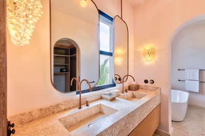 Luxury Villa Photo #42
