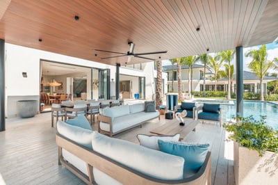 Luxury Villa Photo #17