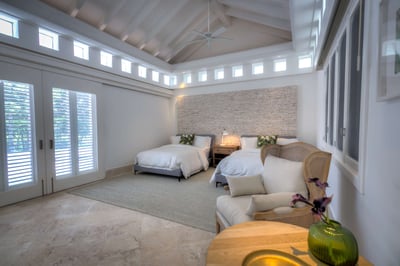 Luxury Villa Photo #37