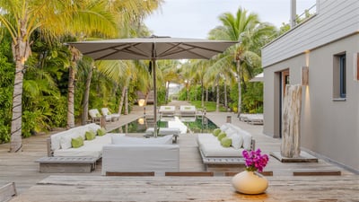 Luxury Villa Photo #22