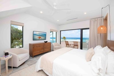 Luxury Villa Photo #30