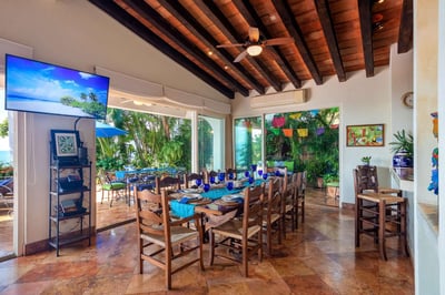 Luxury Villa Photo #18