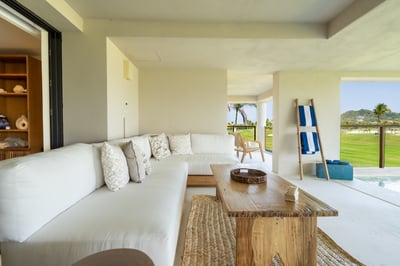 Luxury Villa Photo #5