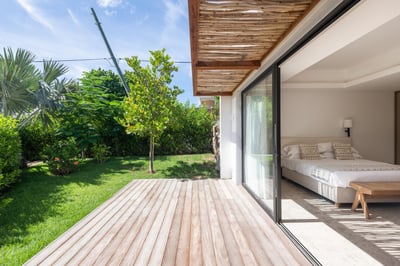 Luxury Villa Photo #26