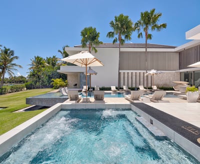 Luxury Villa Photo #6