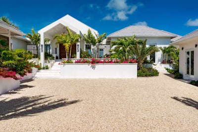 Luxury Villa Photo #17