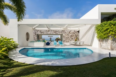 Luxury Villa Photo #4
