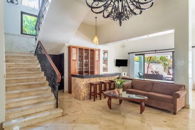 Luxury Villa Photo #24