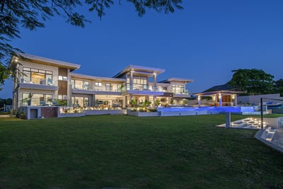 Luxury Villa Photo #5