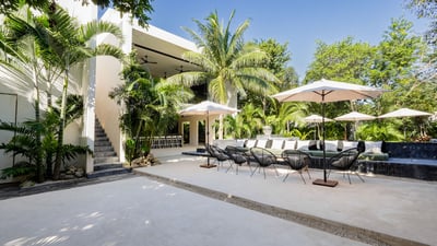 Luxury Villa Photo #35