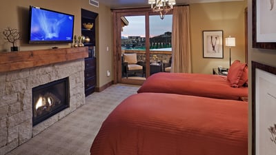 Guest Suite with King or Two Twin Beds