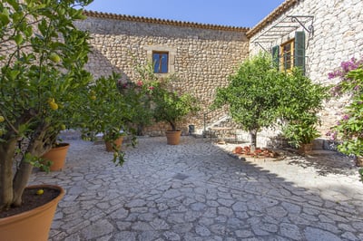 Luxury Villa Photo #15