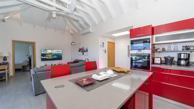 Kitchen & Dining Area