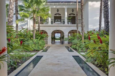 Luxury Villa Photo #15